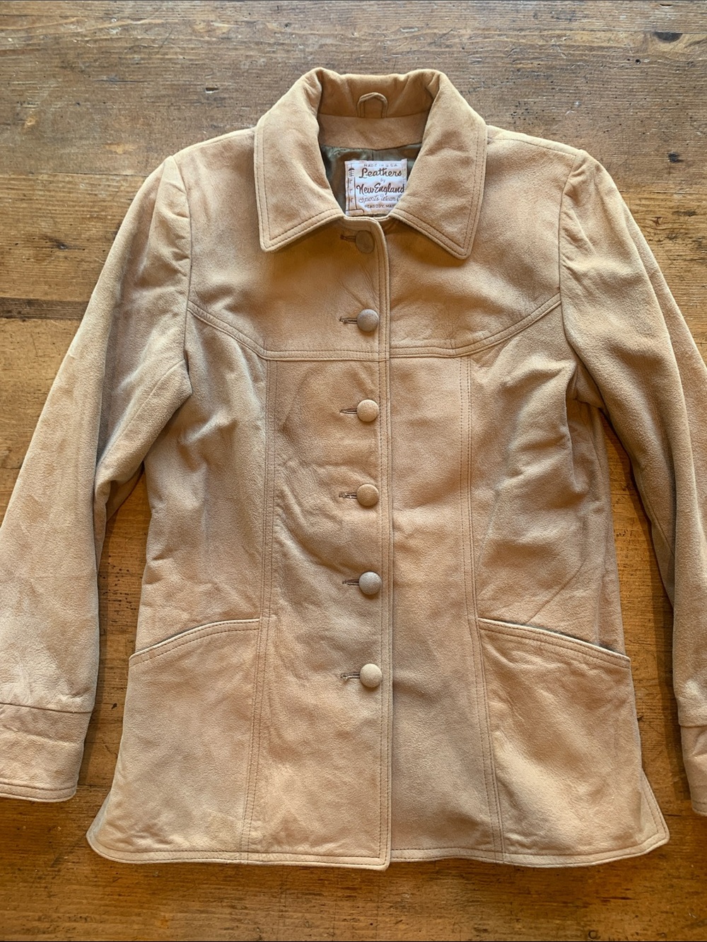 Vintage Women's Suede Button-Front Jacket in Camel - Picture 4 of 16